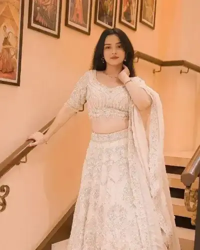 Escort Sindewahi